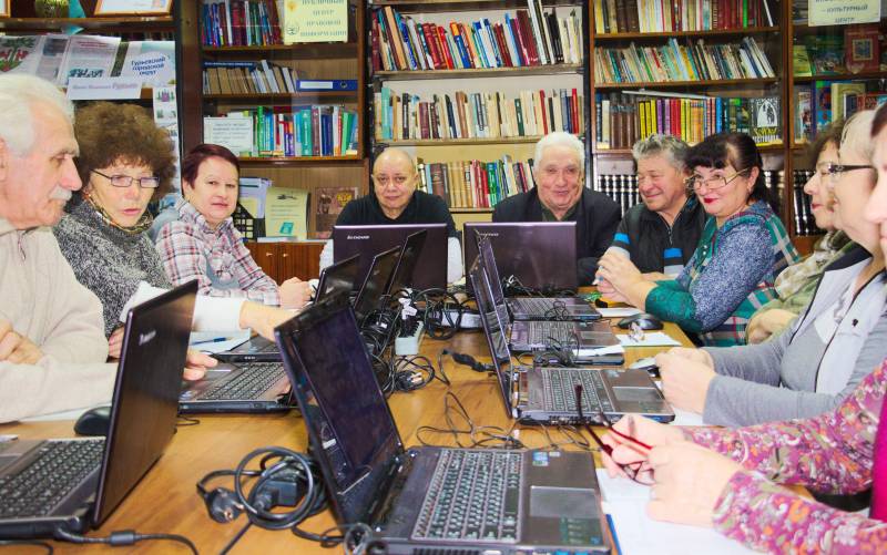 Гурьевские пенсионеры выходят в онлайн