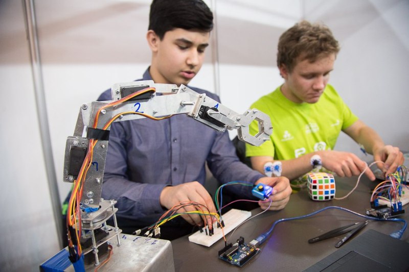 Школьники создадут подводных роботов