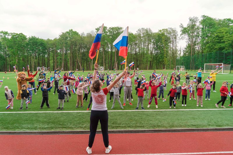 Праздник ко Дню защиты детей, начала лета и хорошего настроения провели на стадионе в Центральном парке культуры и отдыха в Гурьевске