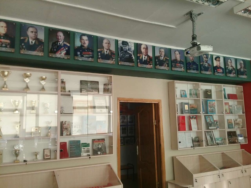 В васильковской школе открылся патриотический кабинет