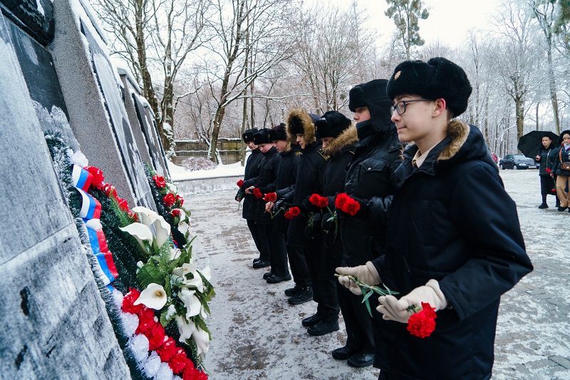Вспомним всех, кто воевал в чужих горах…