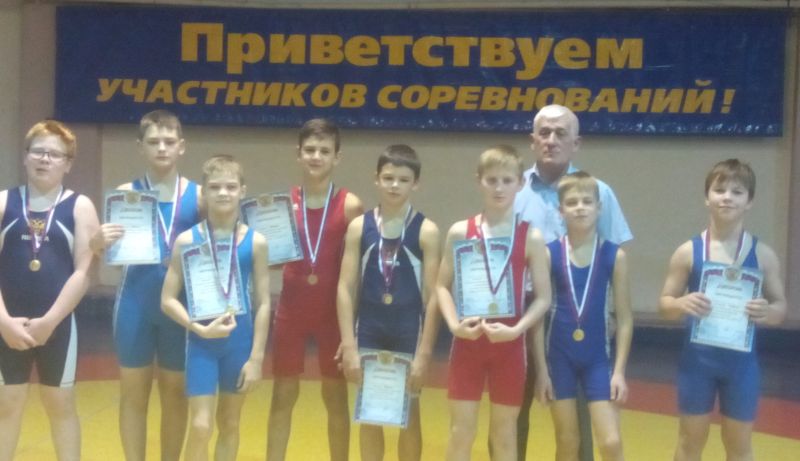 Гурьевские вольники на первенстве области по вольной борьбе среди спортсменов 2004-2006 г.р. взяли «золото» и «серебро»