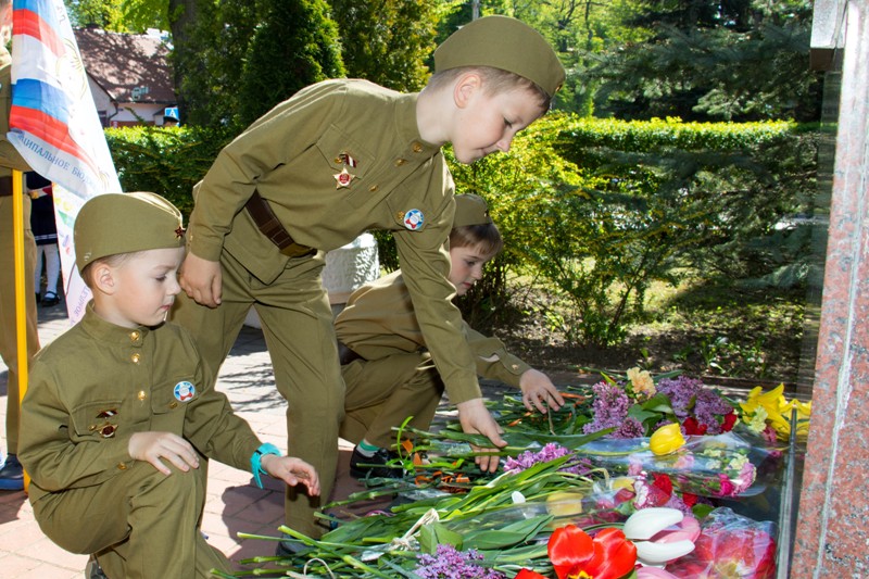 Цветы на граните