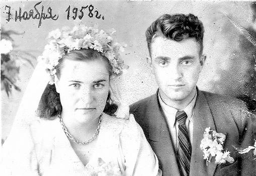 Фотографии супругов Медведевых в день свадьбы - в 1958 году...