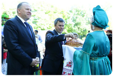 Побывал на праздновании Дня Гурьевского района и губернатор Николай Цуканов