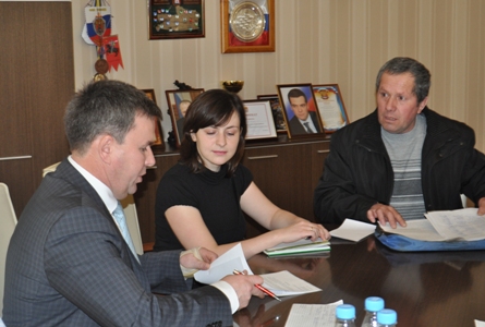 Со своими проблемами во вторник на личном приеме к главе округа Сергею Подольскому обратились более 15 жителей муниципалитета. 