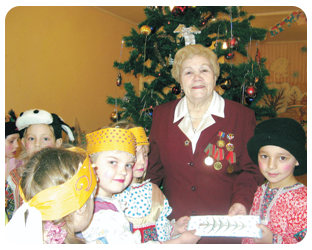 В детском саду «Березка» прошел спектакль «Тайна рождественской елки»