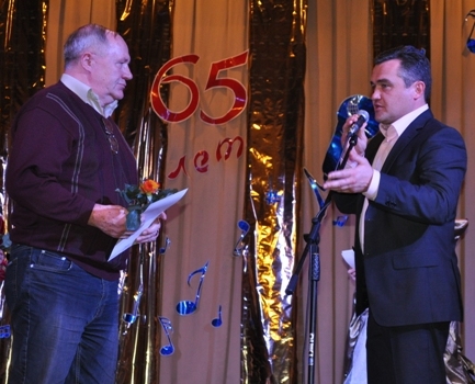... а Николай Карнюшин (справа) - Владимира Гервика