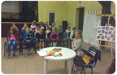 Первый раз в первый класс пошли 50 мальчишек и девчушек Низовского сельского поселения
