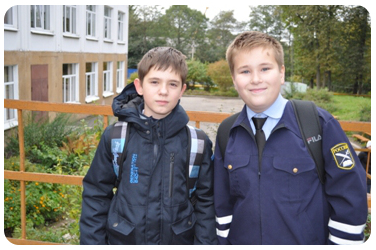 Данил МИРОНЕЦ и Артем ЯКОВЛЕВ, учащиеся 6 «в» класса юных инспекторов дорожного движения гимназии