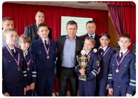 21 мая девять школ делегировали свои команды юных инспекторов дорожного движения на ежегодный  районный конкурс «Безопасное колесо», проходивший в Низовье.