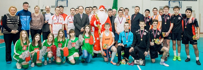 Соревнования по мини-футболу между командами прокуратуры Калининградской области и двумя школами Гурьевского района получились очень зрелищными.