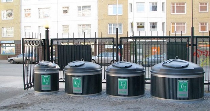 «Стаканчики» по мусор герметично закрываются, они используются во всем мире