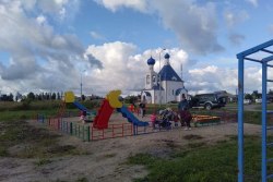 В поселках Добрино и Урожайное появились новые места детского отдыха