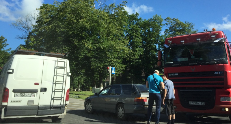 В Гурьевске, на повороте ул. Ленина-Калининградское шоссе, произошла авария