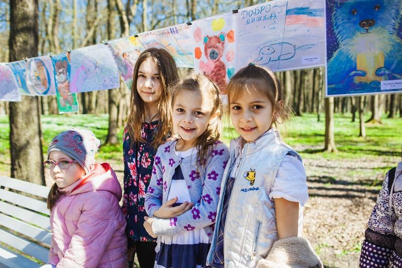 Александр Юрьевич всегда поддерживает детские конкурсы округа